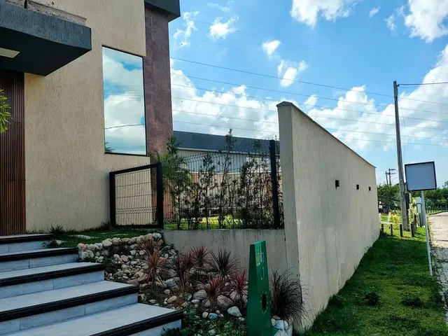 Imagem 2: Casa Duplex em Condomínio Fechado, com 3 Suítes, Cozinha Mobiliada, Centro (Manilha)