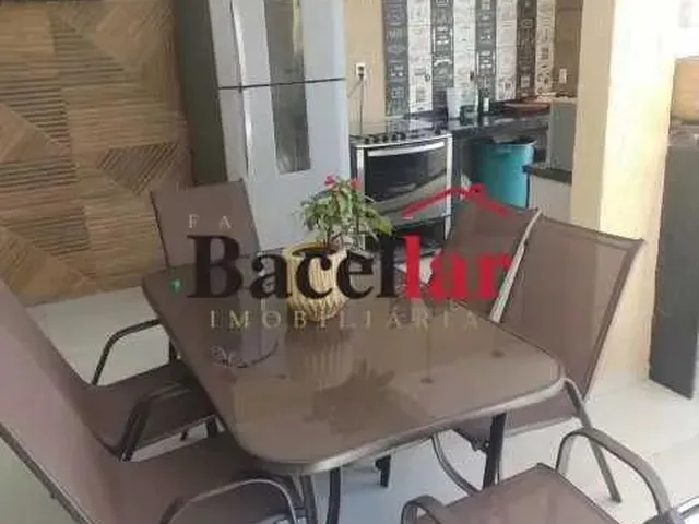 Imagem: Casa de Rua - Triplex / Residencial / Parque