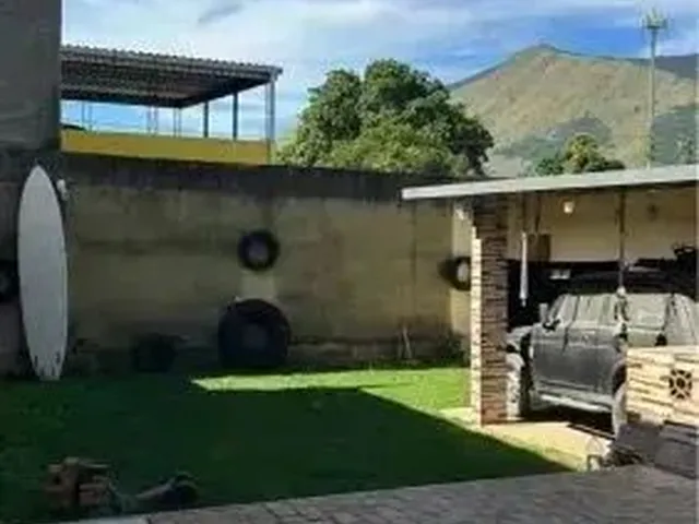 Imagem 9: Imóvel para Venda com 400 Metros Quadrados com 3 Quartos em Palhada - Nova Iguaçu - Rj