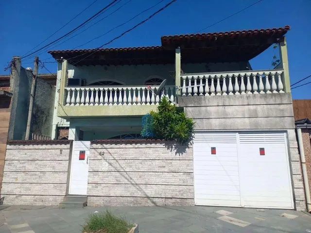 Imagem: Casa com 4 Quartos e Piscina