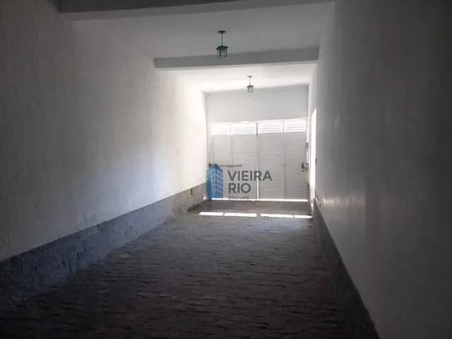 Imagem 5: Casa com 4 Quartos e Piscina