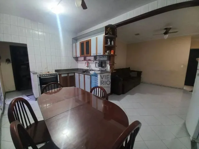 Imagem 12: Casa com 4 Quartos e Piscina