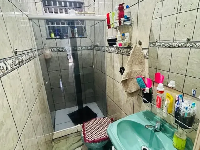 Imagem 12: Excelente Imóvel Frente de Rua com Garagem e Terraço no Centro de Nilópolis