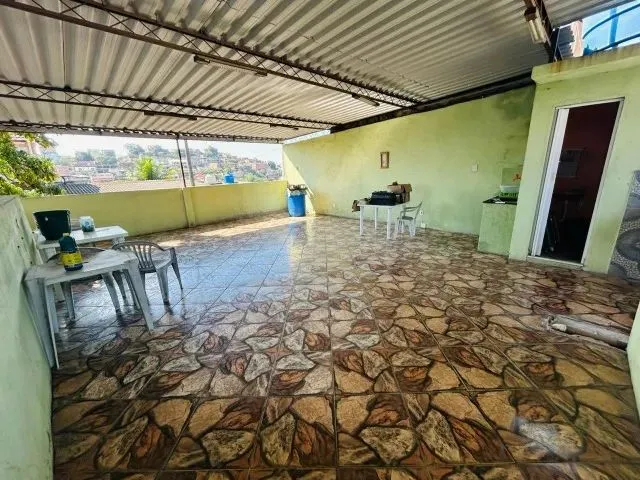 Imagem 7: Excelente Imóvel Frente de Rua com Garagem e Terraço no Centro de Nilópolis