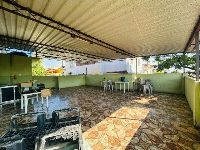 Imagem 2: Excelente Imóvel Frente de Rua com Garagem e Terraço no Centro de Nilópolis