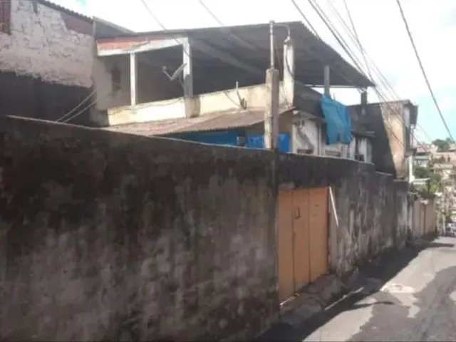 Imagem: Casa em Nilópolis com Terreno Grande
