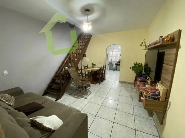 Imagem: Venda - Casa Duplex 2 Quartos no Bandeirantes