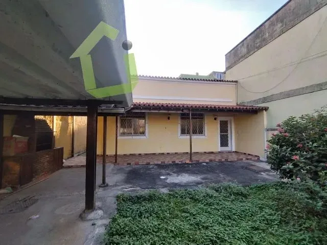 Imagem: Venda - Casa com Três Quartos no Centro