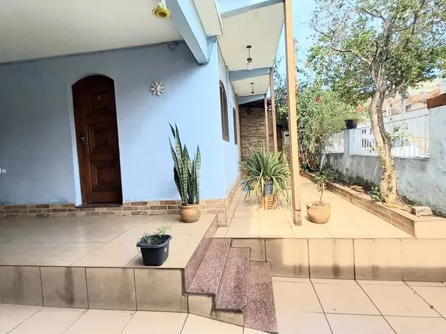Imagem 3: Casa para Venda em Nova Iguaçu, Centro, 4 Dormitórios, 1 Suíte, 4 Banheiros, 2 Vagas