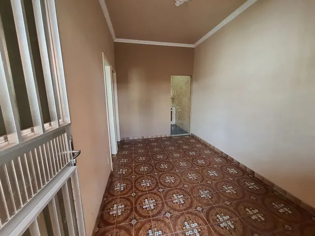 Imagem 12: Boa Casa Linear com 2 Quartos e Terraço na Estrada Senador Salgado Filho Próx. Praça