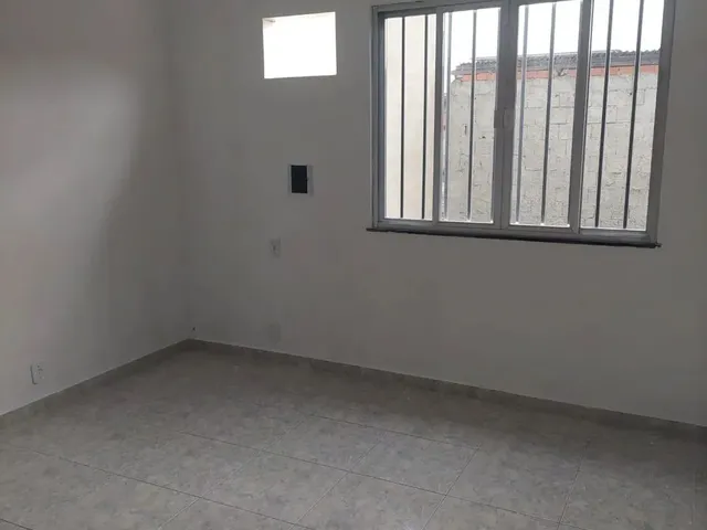 Imagem 3: Casa para Aluguel Possui 30 Metros Quadrados com 2 Quartos em Valverde - Nova Iguaçu - Rj