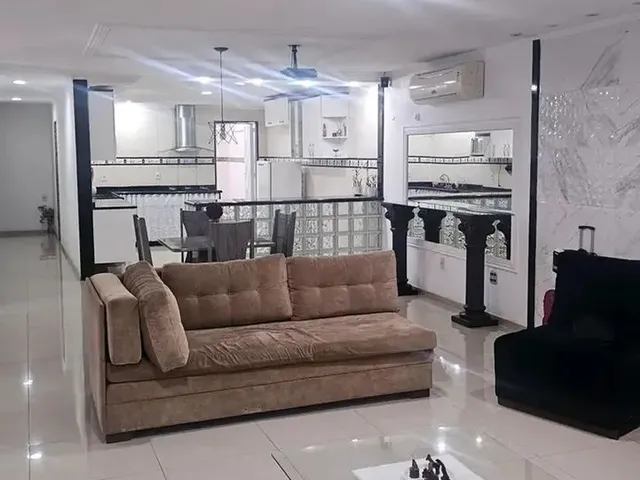 Imagem 11: Excelente Casa Triplex com 719M2 de Área Construída e 300M2 de...