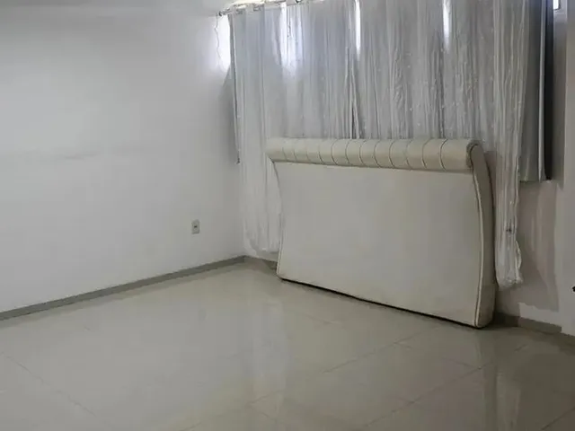 Imagem 10: Excelente Casa Triplex com 719M2 de Área Construída e 300M2 de...