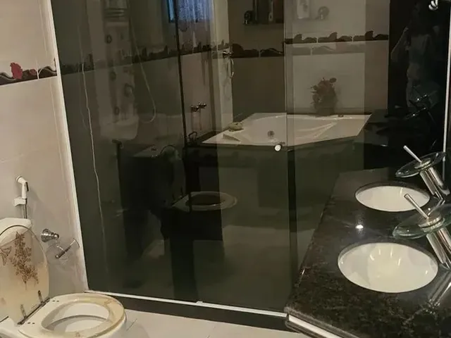 Imagem 14: Excelente Casa Triplex com 719M2 de Área Construída e 300M2 de...