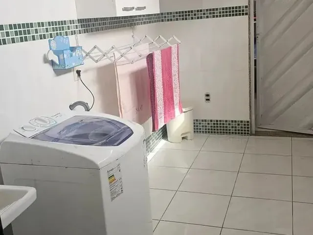 Imagem 4: Excelente Casa Triplex com 719M2 de Área Construída e 300M2 de...