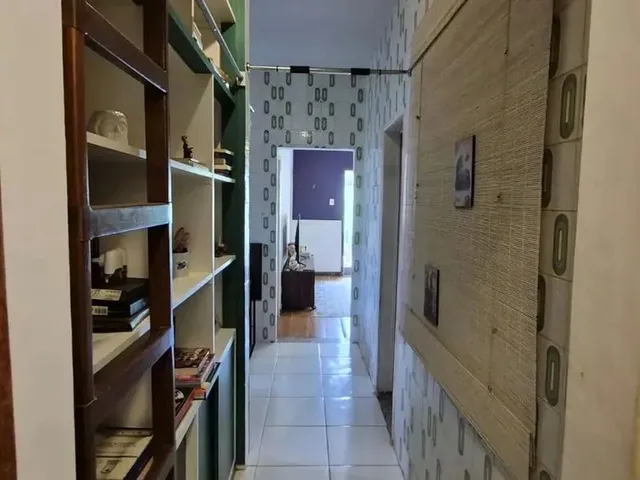Imagem 3: Casa Linear Frente de Rua e Totalmente Independente 4 Quartos e Garagem Próx. Prefeitura