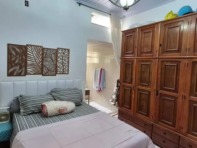 Imagem 6: Casa Linear Frente de Rua e Totalmente Independente 4 Quartos e Garagem Próx. Prefeitura