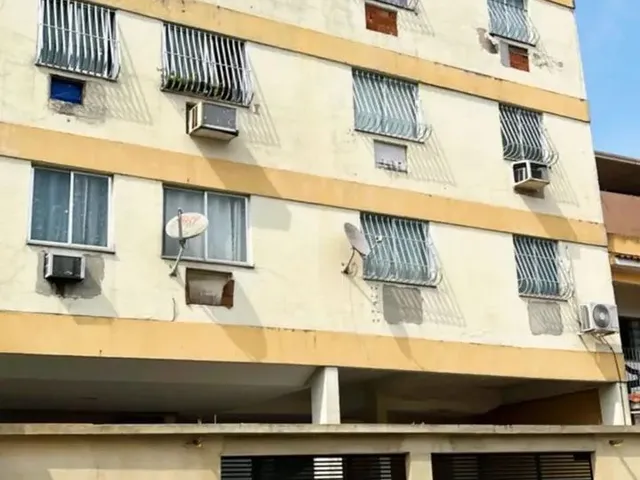 Imagem: O apartamento possui 2 Dormitórios, 1 Banheiro, 1 Vaga na
