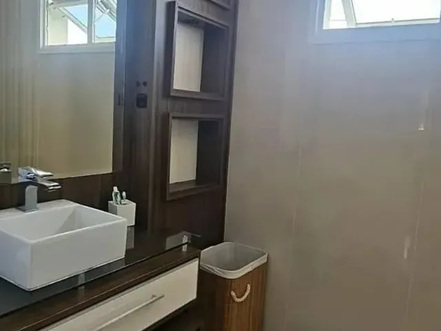 Imagem 4: Casa para Locação,360M2. Finamente Mobiliada, 5 Dormitórios(3 Suítes), 6 Vagas