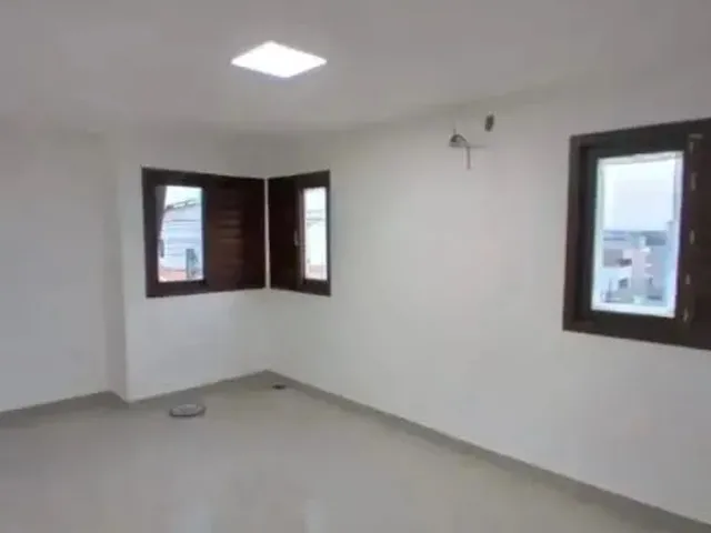 Imagem 2: Casa de Alto Padrão com 4 Suítes e Lazer Completo