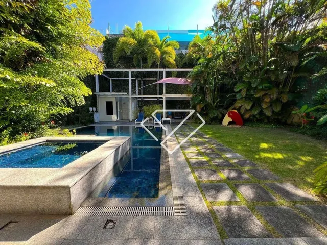 Imagem: Casa com 5 Dormitórios À Venda, 1360 M²