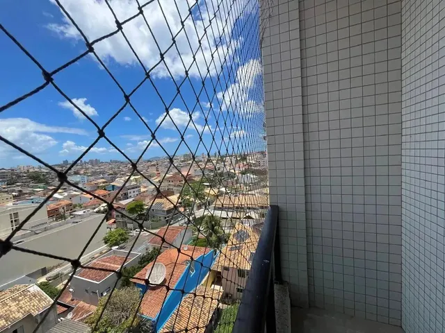 Imagem: O apartamento possui 2 Dormitórios, 1 Suíte, 2 Banheiros,
