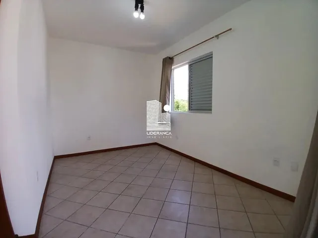 Imagem 13: Apartamento, Carvoeira, 02 Dormitórios, 01 Vaga
