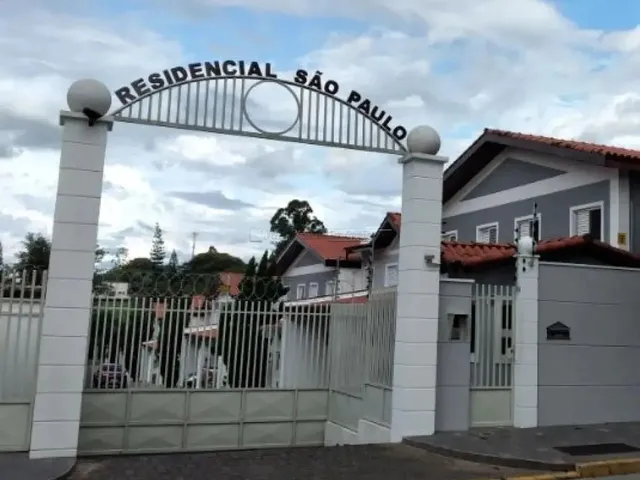 Imagem: A casa em condomínio possui 3 Dormitórios, 1 Suíte, 3