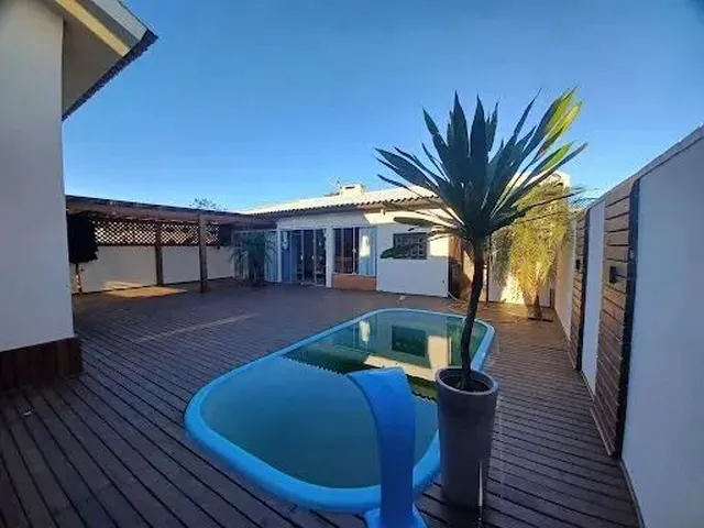 Imagem: Excelente Casa com Piscina na Urussanguinha