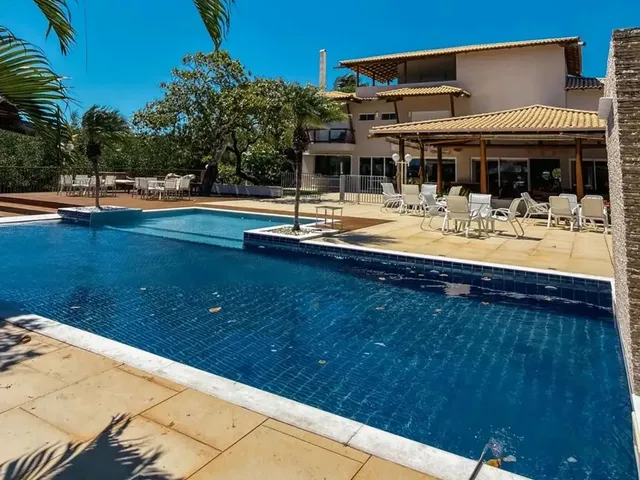 Imagem: A casa em condomínio possui 5 Dormitórios, 10 Suítes, 5