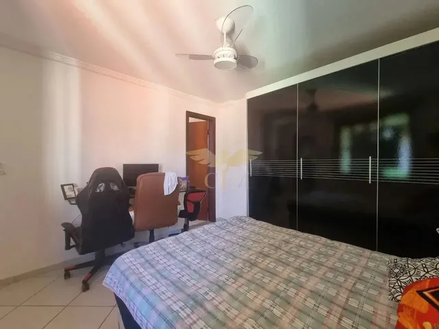 Imagem 14: Casa Duplex de 5 Quartos Sendo 4 Suítes em 235M² e 4 Vagas de Garagem em Burraquinho