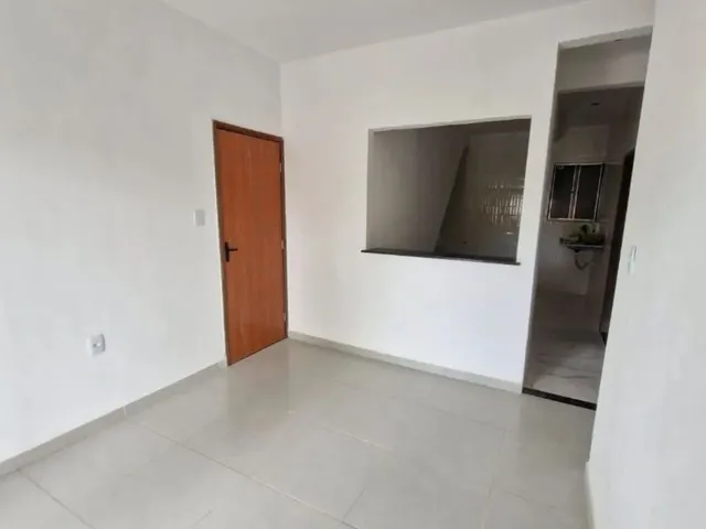 Imagem: Apartamento Tipo Casa com 2 Quartos Sendo