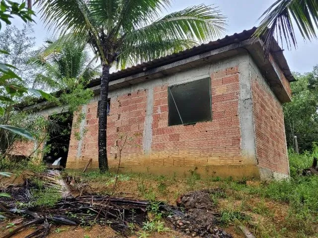 Imagem: Terreno com Casa em Construção 300M²