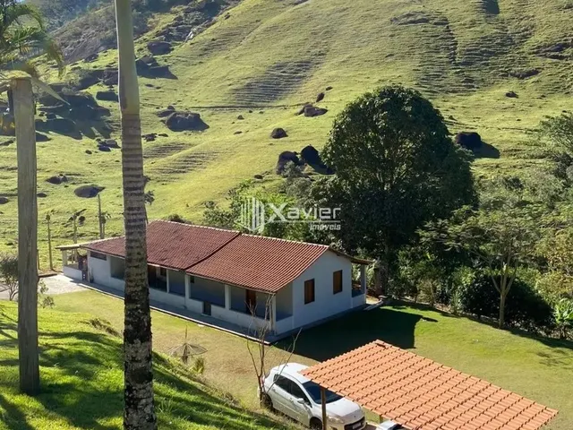 Imagem 1: Chácara com 8.462 M² em Alfredo Chaves/Es - Casa Ampla, Rio, Nascentes, Pomar e Lagoa