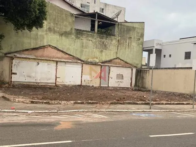 Imagem: Terreno de Esquina À Venda