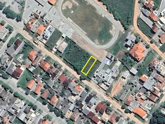 Imagem: Terreno de 300 M² À Venda em Três Vendas