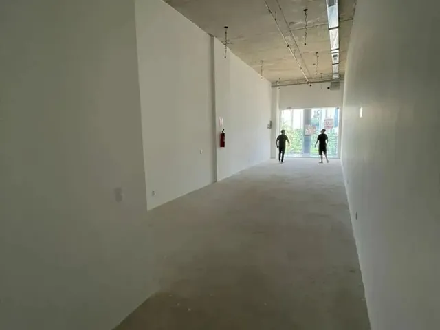 Imagem 9: Lolá Comercial Galpão / depósito com venda por R$1.350.000