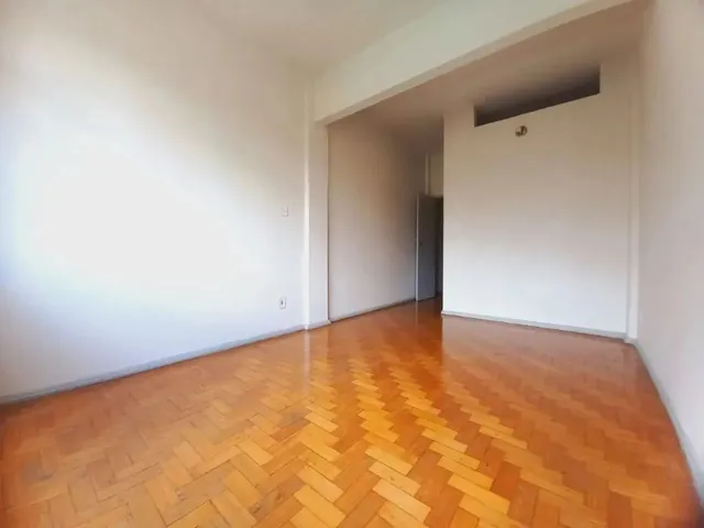 Imagem 7: Apartamento de Frente com Ótima Localização, Elevador e Total Comodidade no Dia a Dia