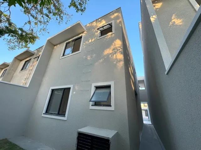 Imagem 7: Casas em Rua Privativa no Eusébio com 4 Suítes Sendo 1 Master com Closet no Van Go
