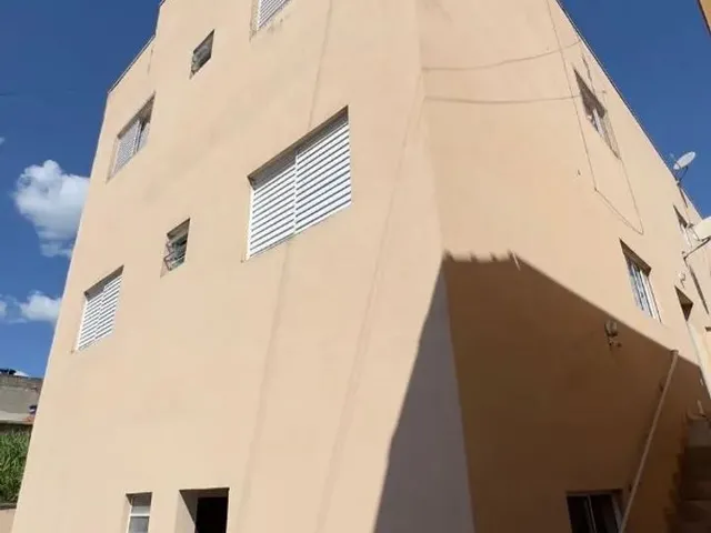 Imagem 5: Apartamento com Quintal a Venda no Início do Bairro da Vargem