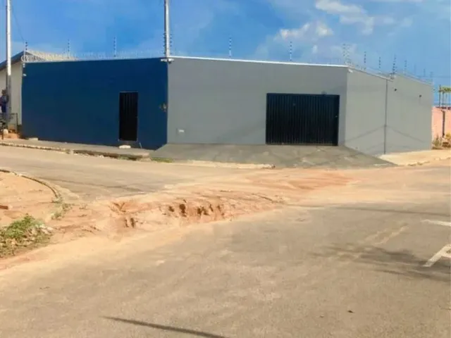 Imagem: Casa de Esquina com Piscina