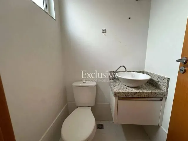 Imagem 6: Sobrado com 3 Dormitórios para Alugar, 201 M² - Condomínio Ouro Verde, Centro