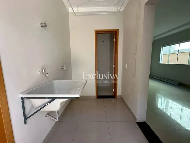 Imagem 15: Sobrado com 3 Dormitórios para Alugar, 201 M² - Condomínio Ouro Verde, Centro
