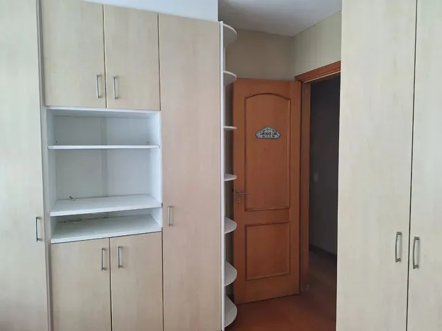 Imagem 2: Várzea - Sala Ampla - 3 Quartos (Sendo 1 Suíte) - Varanda - Frente Rua - 2 Vaga Carro