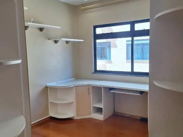 Imagem 3: Várzea - Sala Ampla - 3 Quartos (Sendo 1 Suíte) - Varanda - Frente Rua - 2 Vaga Carro