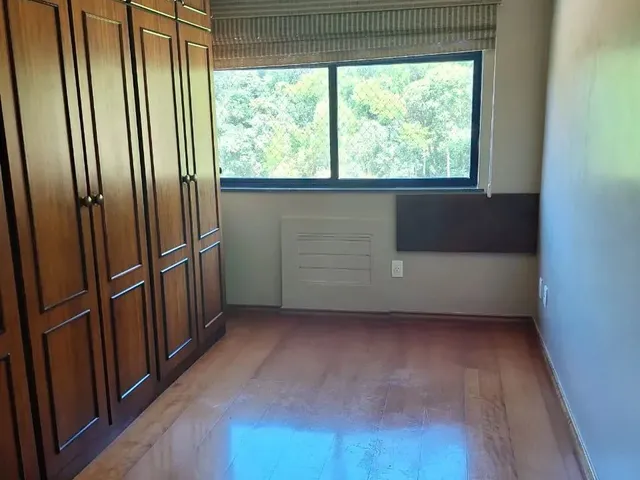 Imagem 12: Várzea - Sala Ampla - 3 Quartos (Sendo 1 Suíte) - Varanda - Frente Rua - 2 Vaga Carro