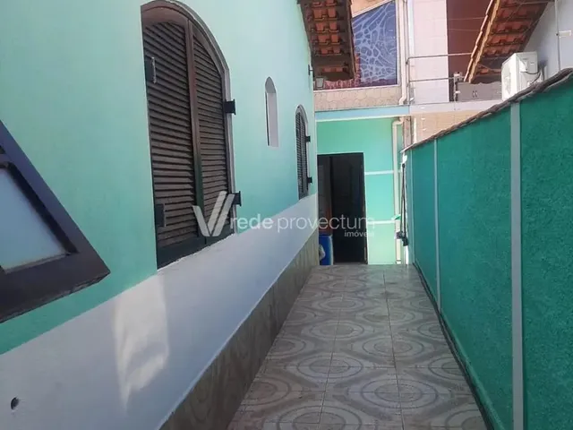 Imagem: A casa possui 2 Dormitórios, 1 Banheiro, 2 Vagas na