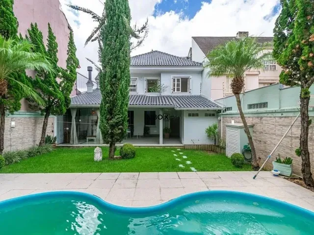 Imagem: Casa de Alto Padrão com 3 Suítes, Piscina