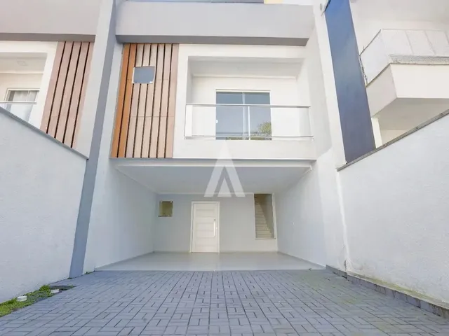 Imagem 1: Sobrado com 1 Suíte e 2 Quartos À Venda no Bairro Costa e Silva em Joinville-Sc de R