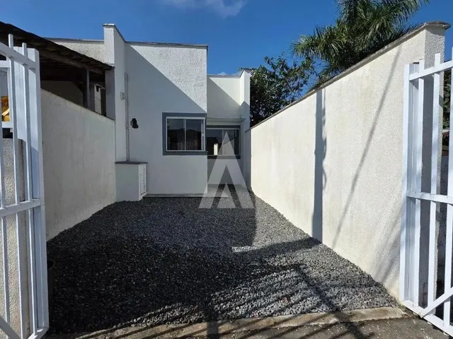 Imagem: Ótima Casa Geminada com 2 Quartos À Venda